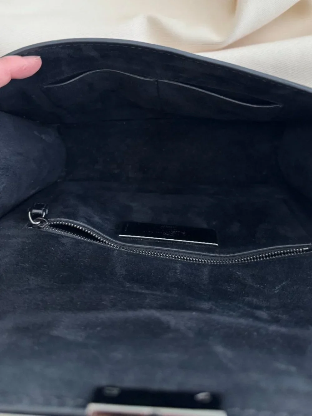 Valentino Garavani Glam Lock Bag in Black - Picture 9 of 9